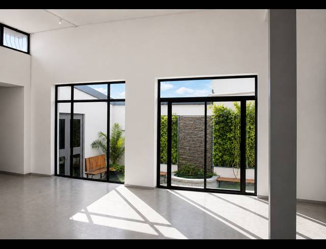 180M² BUILDING TO LET IN WOODSTOCK